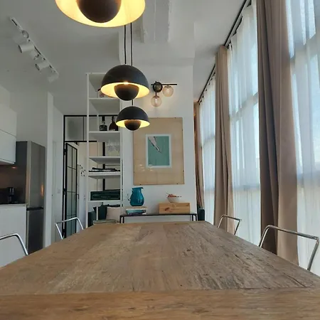 Bright, Quiet And Cozy Architect'S Flat בית נופש